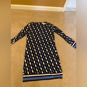 Michael Kors shift dress black white and blue vibrant colors does not cling